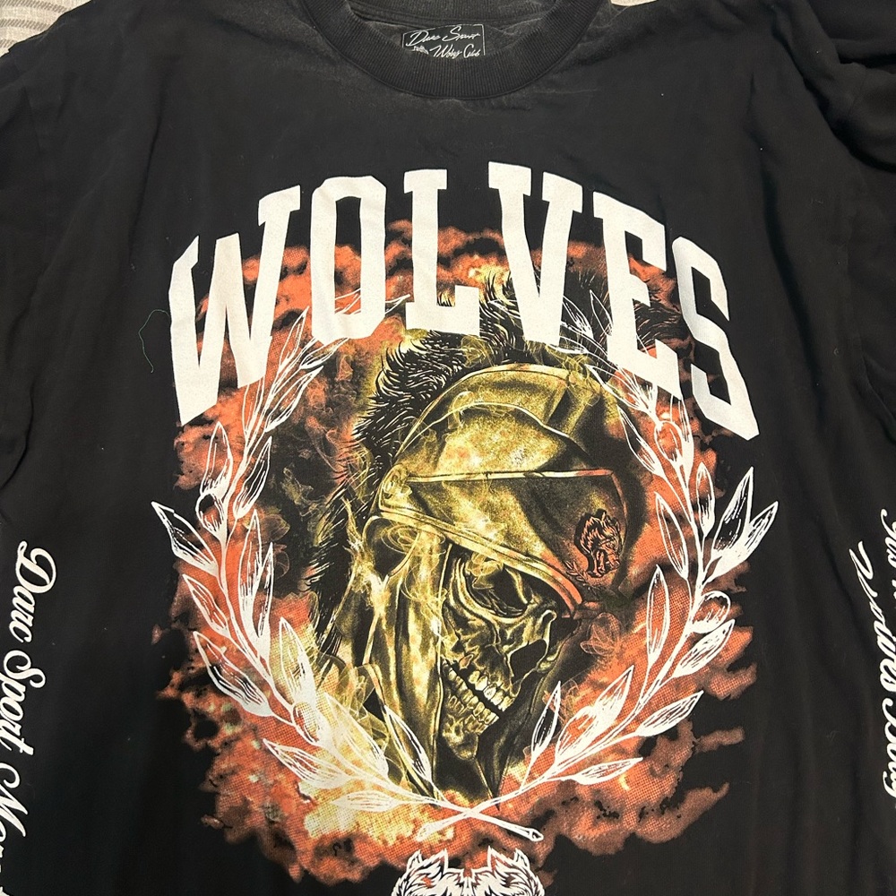 Wolves Graphic Black T-Shirt